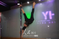 梅州钢管舞女神(女星钢管舞)