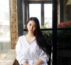 梅州女友兼职模特的小说(女友兼职模特的小说保举)