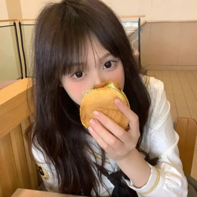 梅州伴游女生李心怡的资料