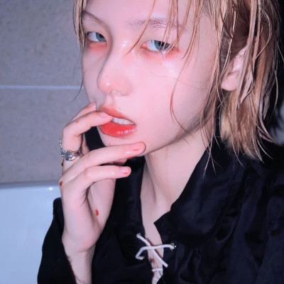 梅州伴游女生樱花漫舞的资料