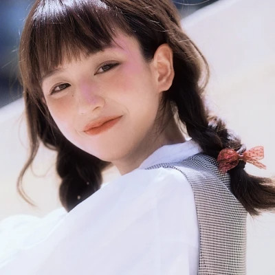 梅州伴游女生郑晓晴的资料