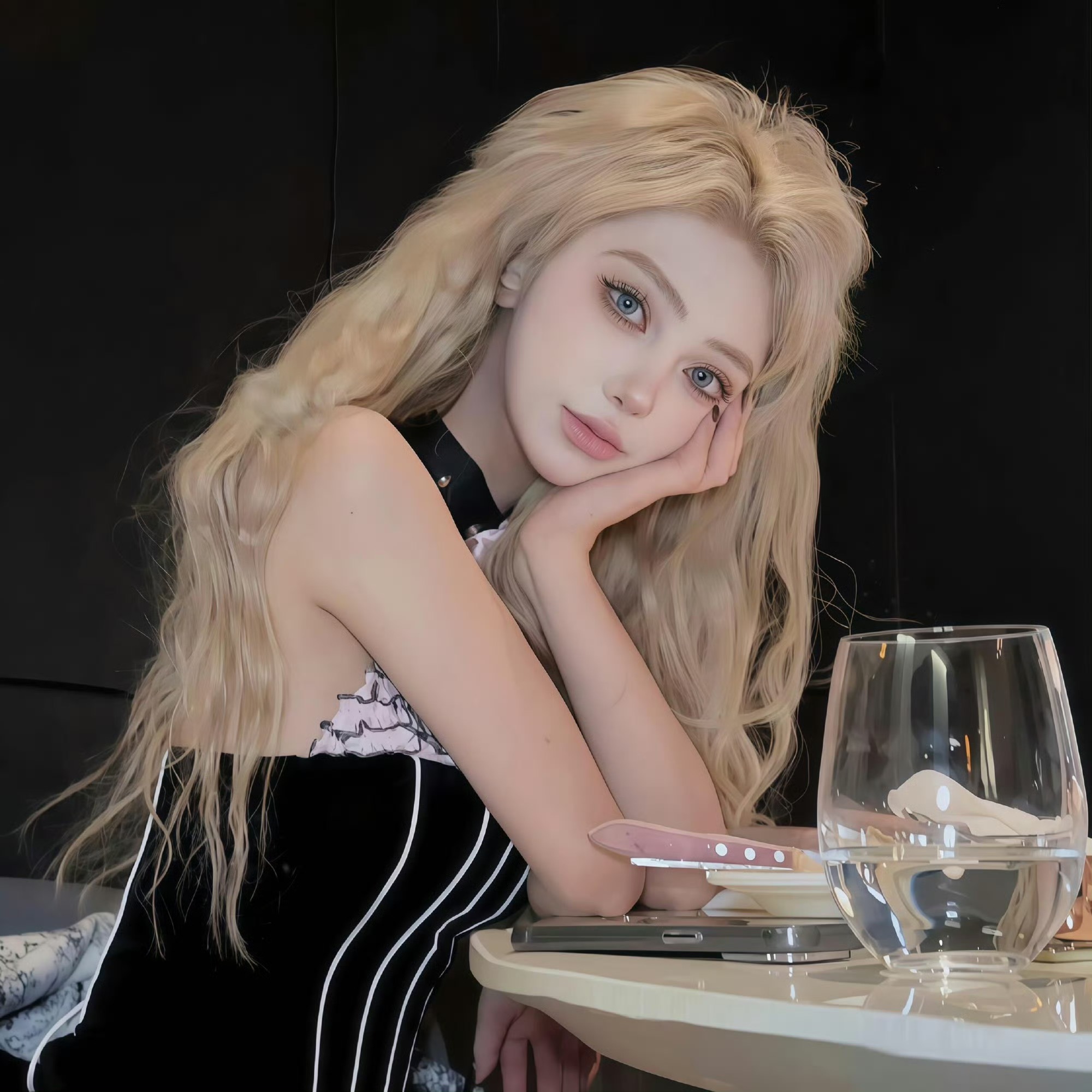 梅州伴游女生晨露的资料
