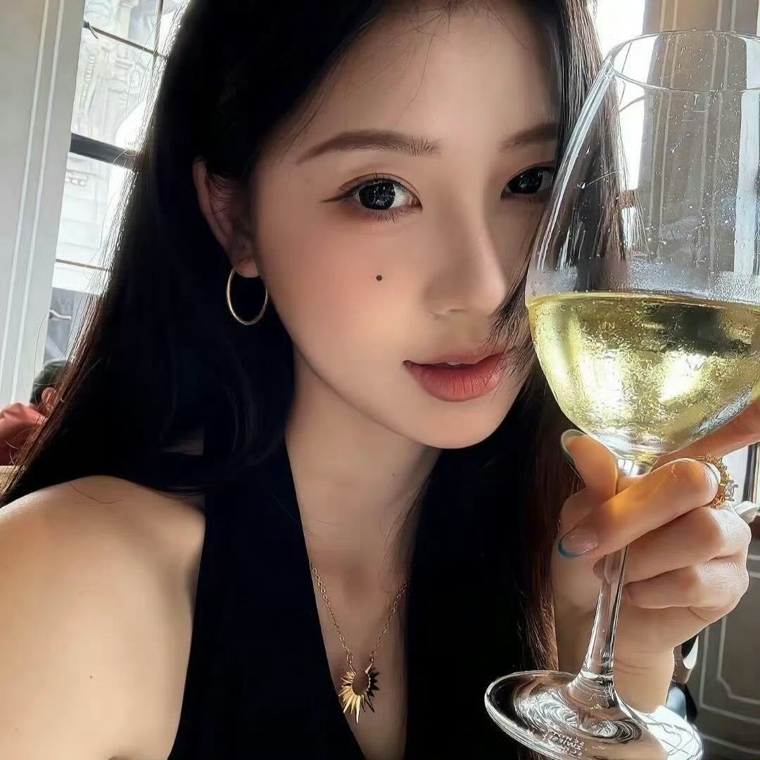 梅州伴游女生 | 张诗涵的资料